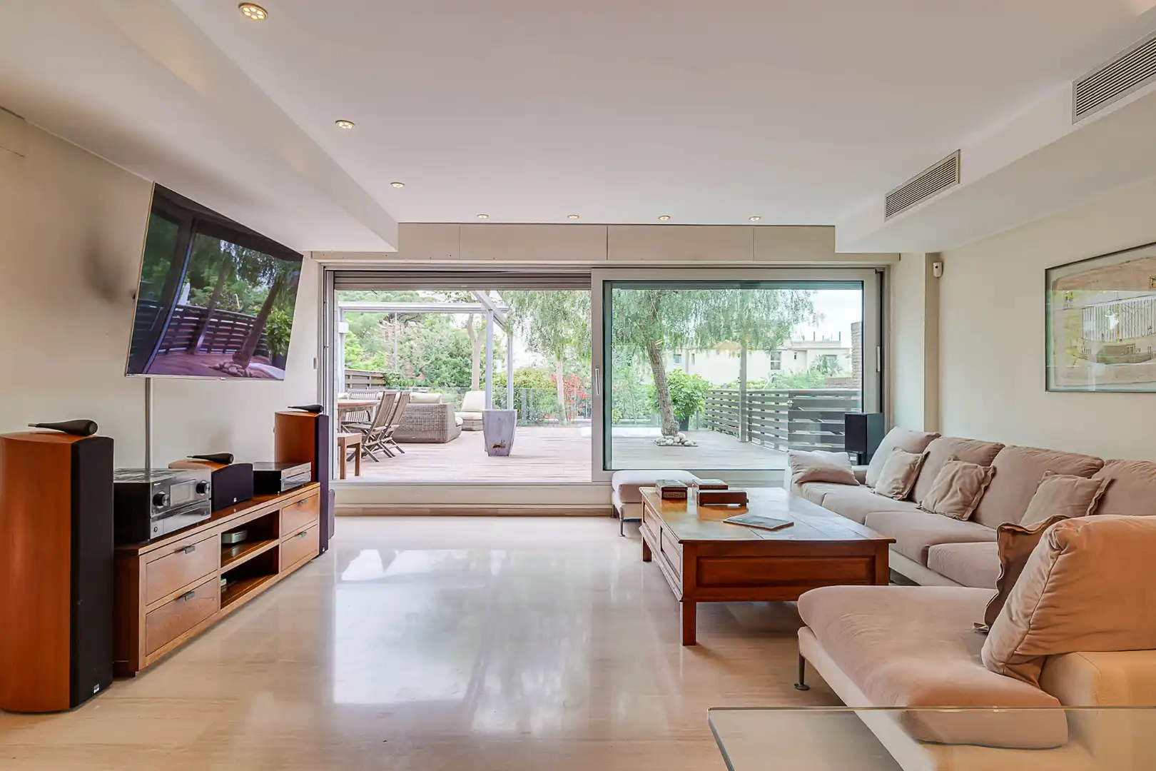 Living room of Detached homes for sale in Barcelona  with Air Conditioner, Heating and Terrace
