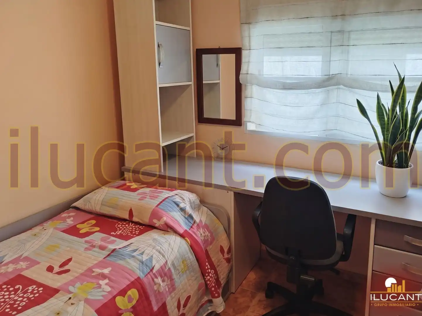 Bedroom of Flat for sale in Alicante / Alacant  with Furnished and Balcony