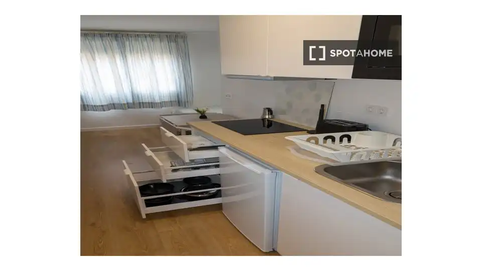 Cocina de Piso de alquiler en Valencia con Aire acondicionado, Calefacción y Amueblado