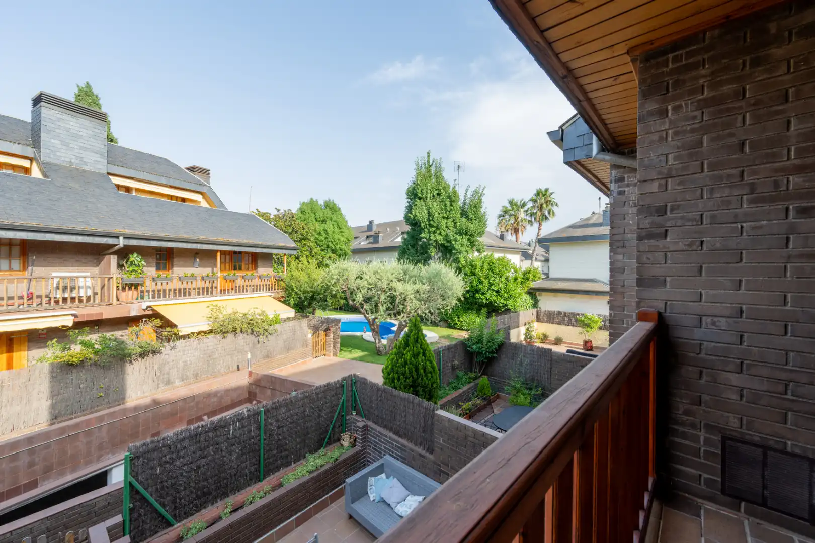 Terrassa de Casa adosada en venda en Sant Cugat del Vallès amb Calefacció, Jardí privat i Parquet