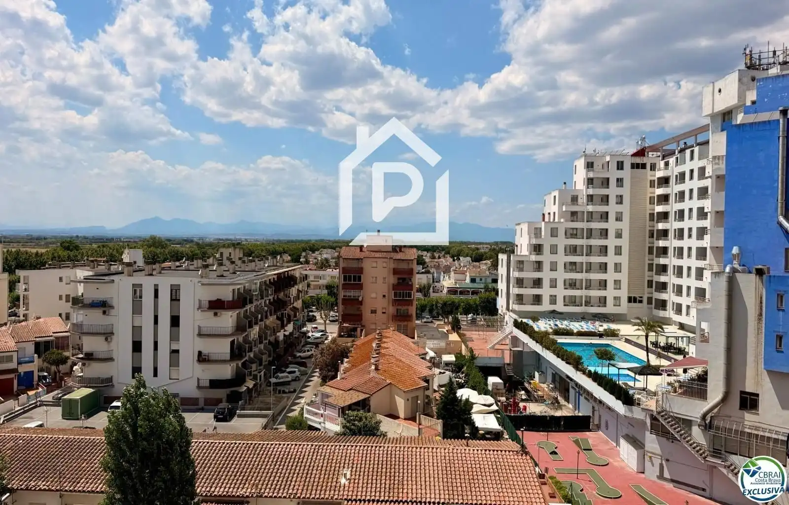 Vista exterior de Piso en venta en Empuriabrava con Calefacción, Terraza y Amueblado