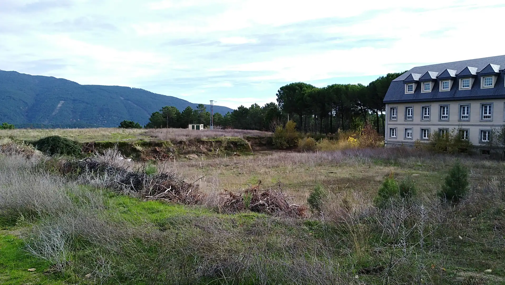 Buildings for sale in Mombeltrán