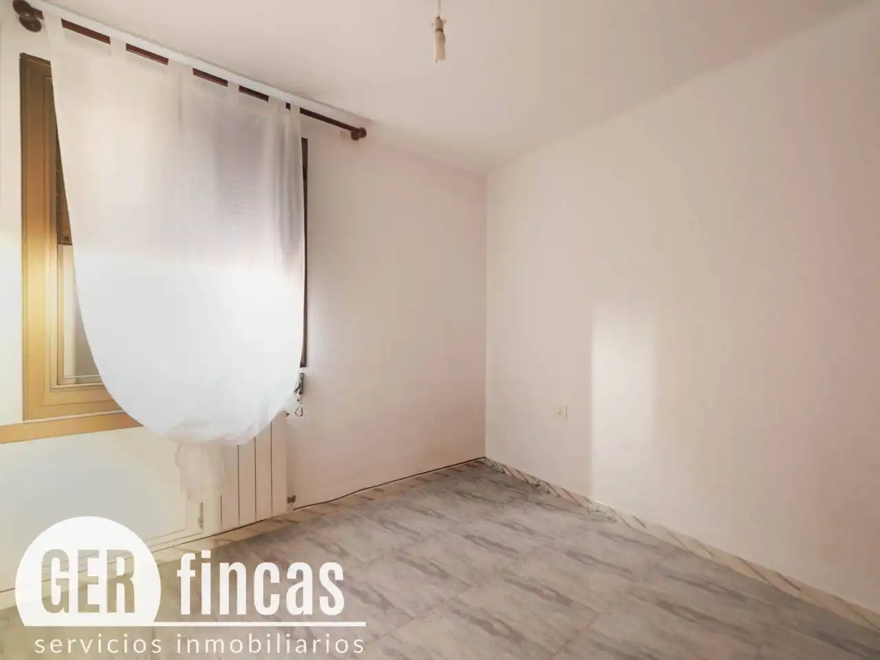 Bedroom of Flat for sale in Sud