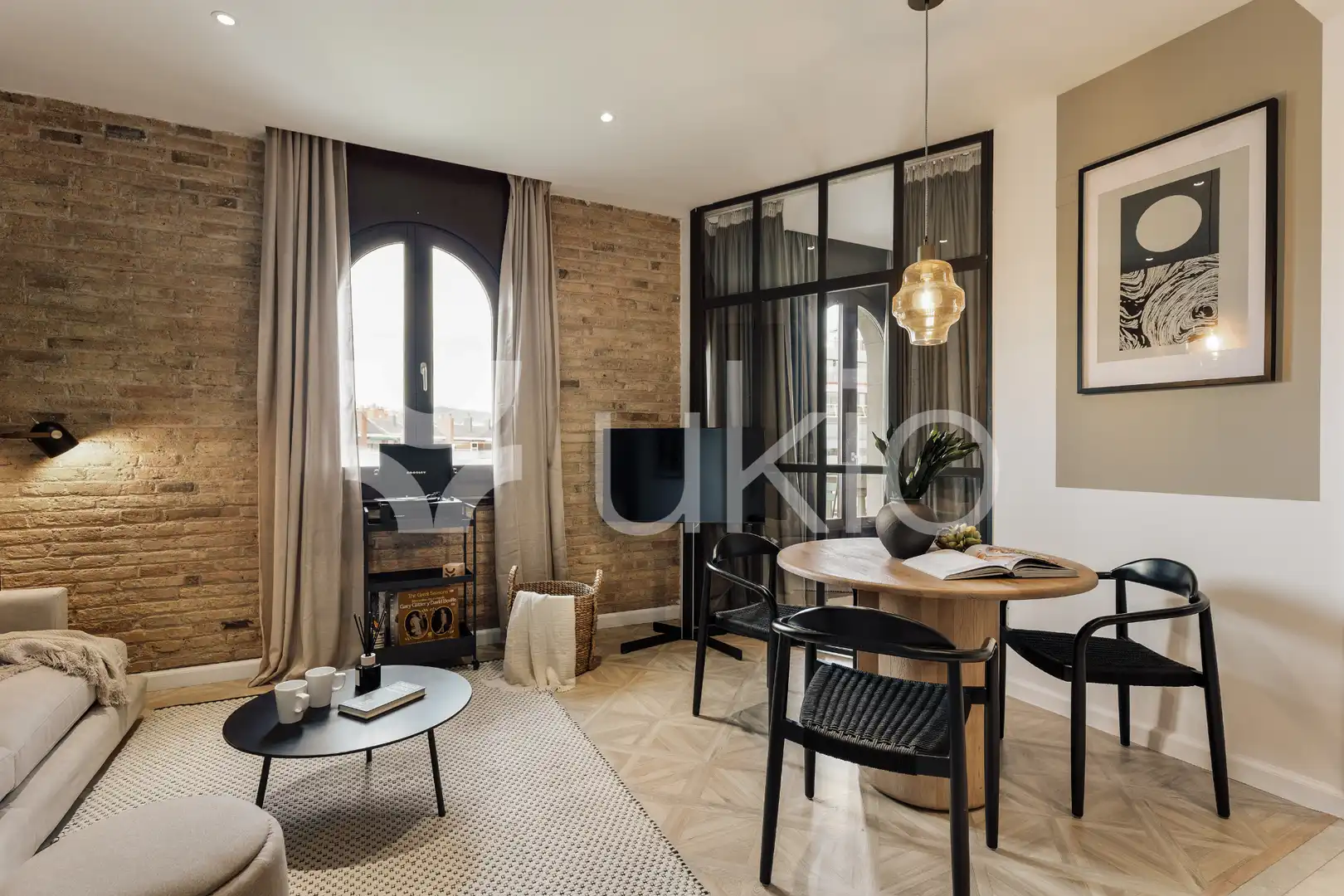 Dormitori de Apartament de lloguer en Barcelona amb Aire condicionat, Calefacció i Moblat