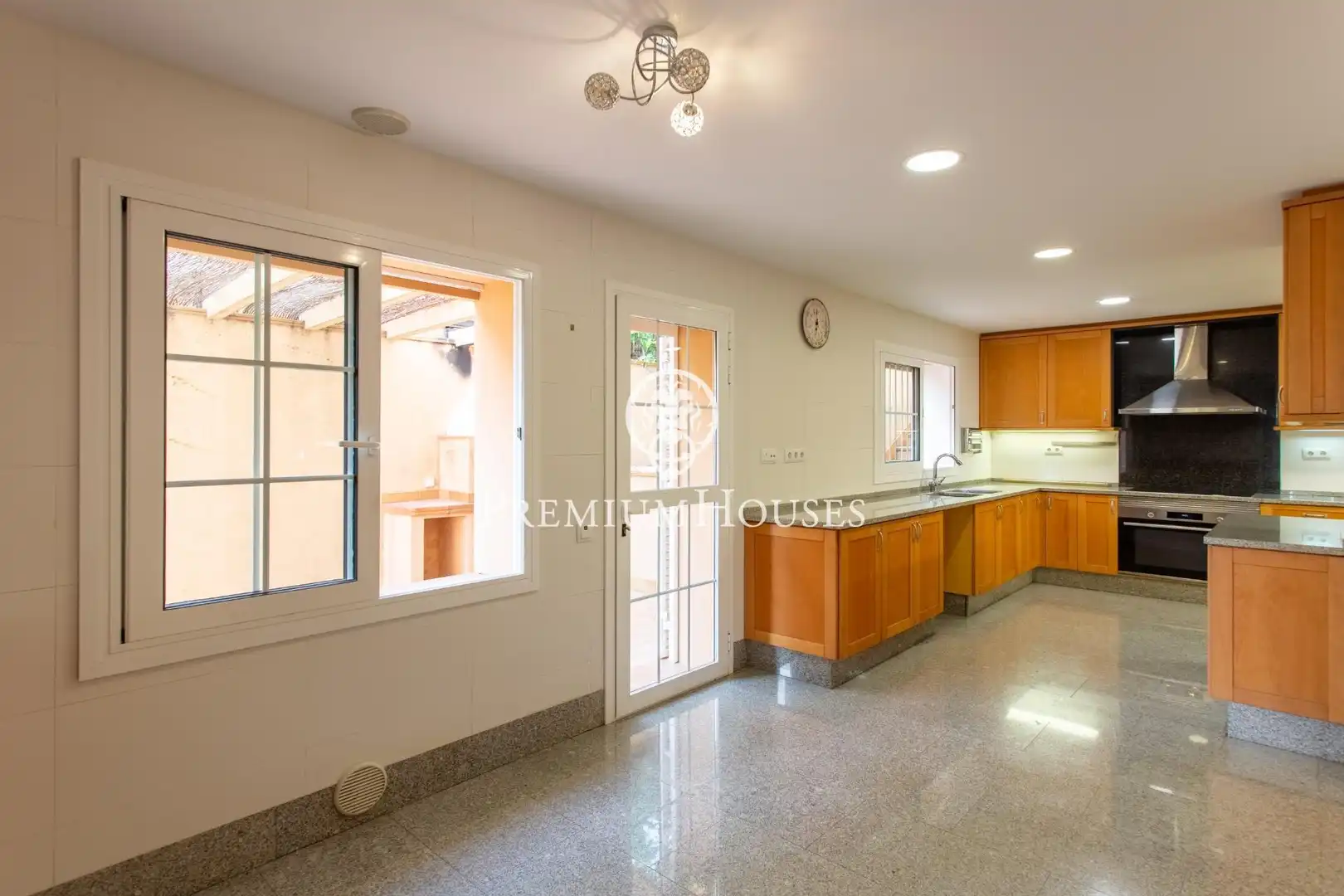 Vista exterior de Casa o xalet en venda en Vilassar de Dalt amb Calefacció, Jardí privat i Terrassa