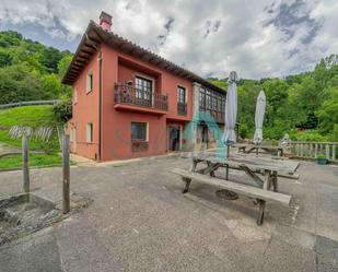 Vista exterior de Casa adosada en venda en Teverga amb Calefacció, Jardí privat i Terrassa