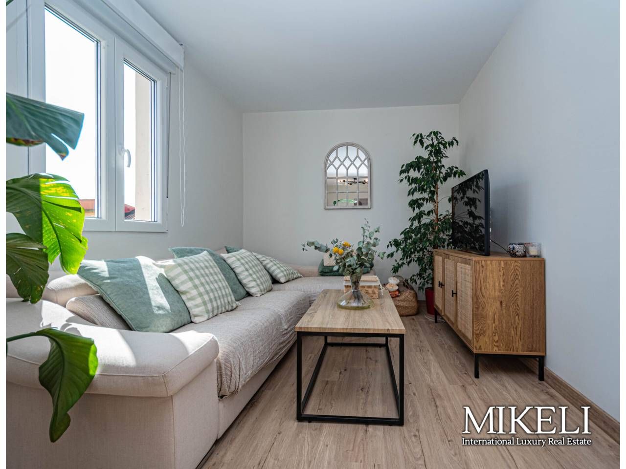 Living room of Flat for sale in Santander  with Heating and Furnished