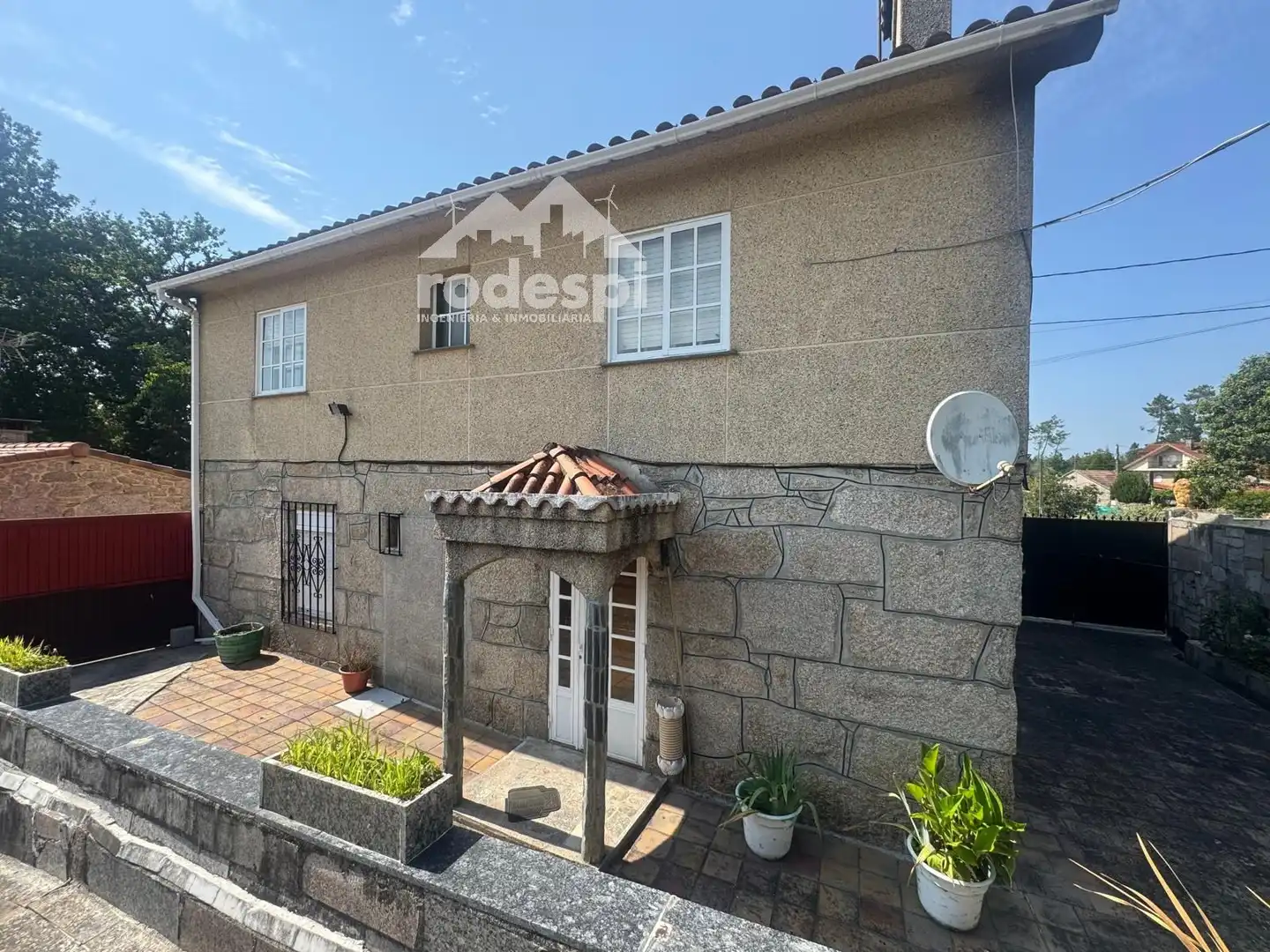 Vista exterior de Casa o xalet en venda en Ponteareas amb Calefacció, Traster i Piscina