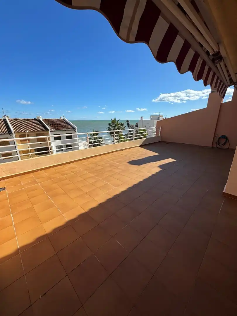 Terraza de Piso en venta en Tavernes de la Valldigna con Terraza, Trastero y Amueblado
