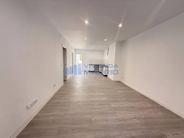 Piso en Venta en LEÓN FELIPE en Palomeras Sureste