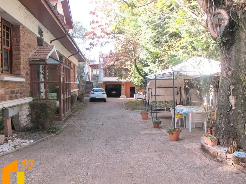 Vista exterior de Casa o xalet en venda en Burgos amb Calefacció, Jardí privat i Traster
