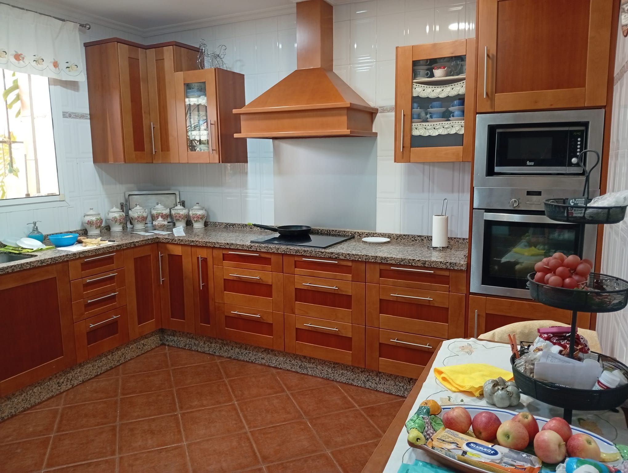 Kitchen of House or chalet for sale in Dos Hermanas  with Air Conditioner and Terrace