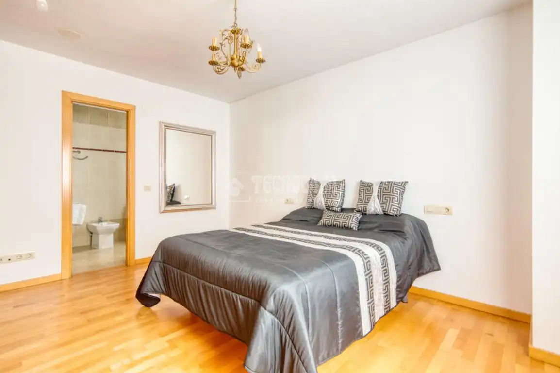 Habitación de Casa o chalet en venta en Castellanos de Moriscos con Aire acondicionado, Calefacción y Jardín privado