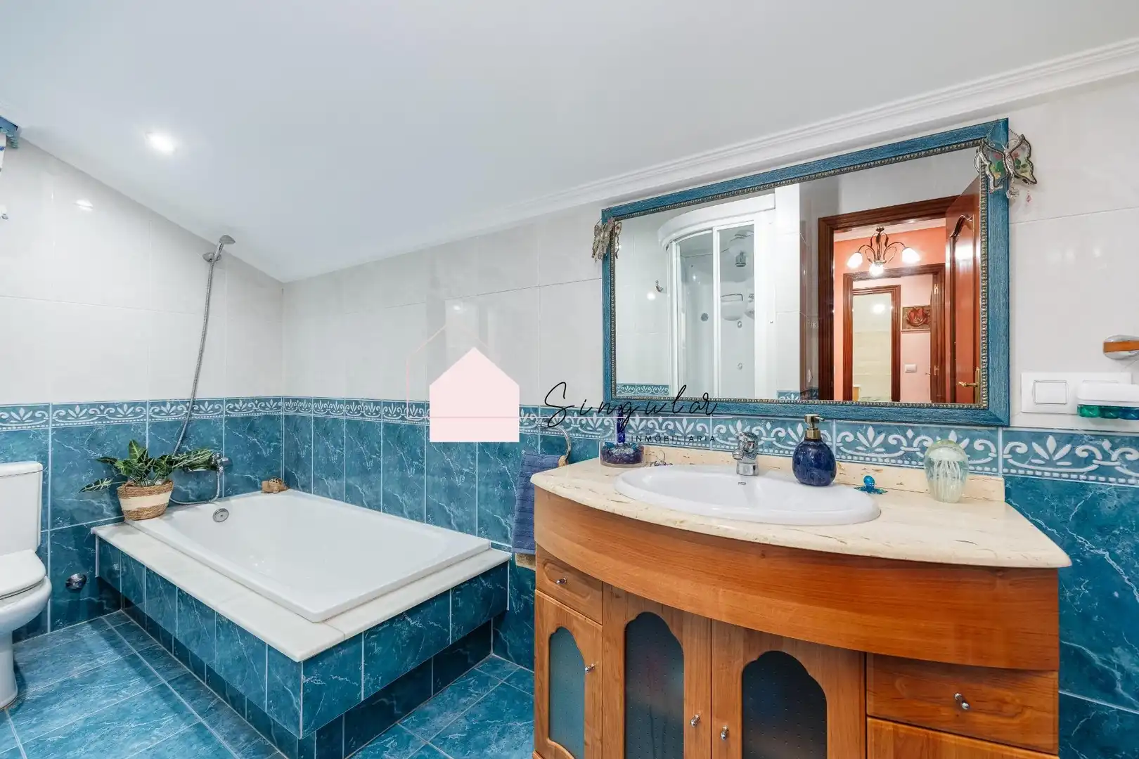 Badezimmer von Haus oder Chalet zum Verkauf in Tui mit Heizung, Abstellraum und Schwimmbad