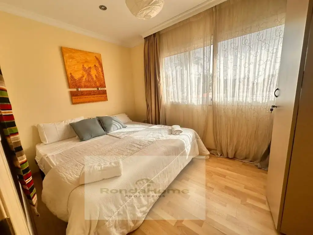 Bedroom of Flat for rent in Benalmádena