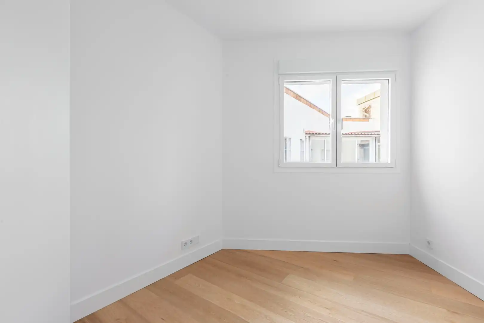 Bedroom of Attic for rent in Madrid  with Air Conditioner, Heating and Storage room