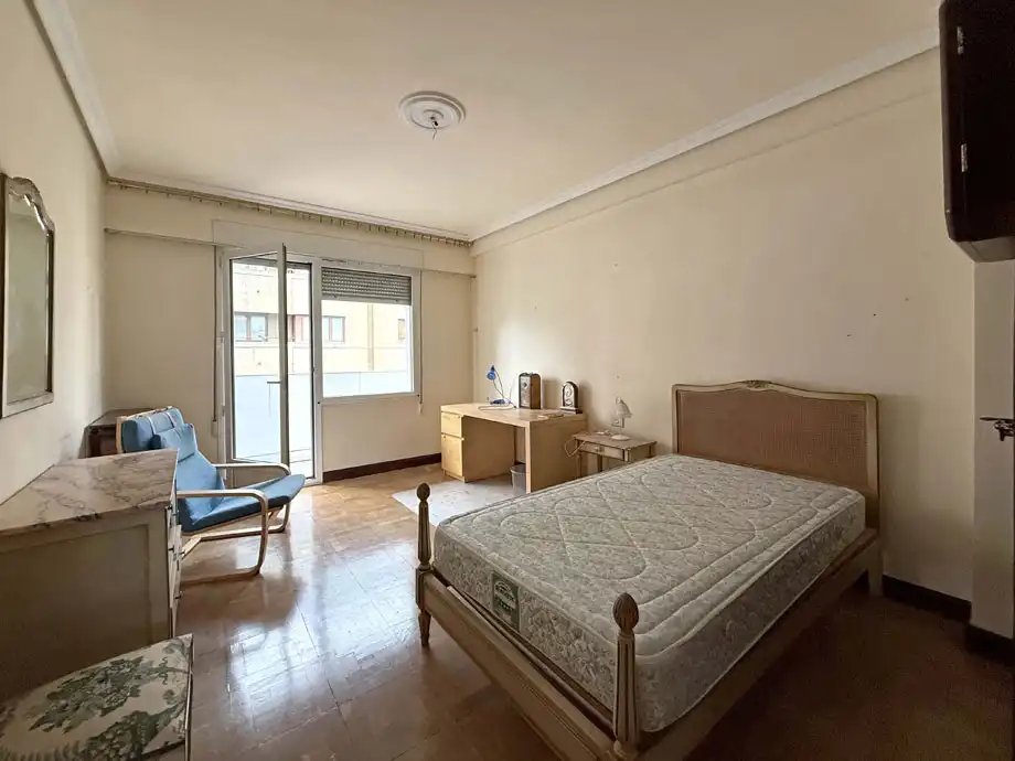 Dormitori de Pis en venda en Vitoria - Gasteiz amb Calefacció, Parquet i Terrassa