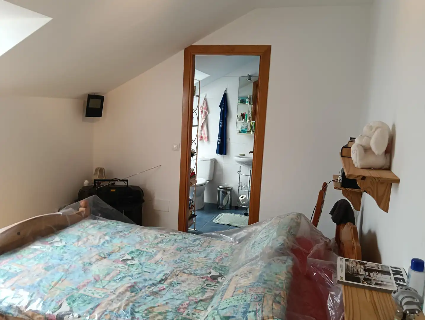Schlafzimmer von Dachboden zum Verkauf in Oza dos Ríos mit Abstellraum