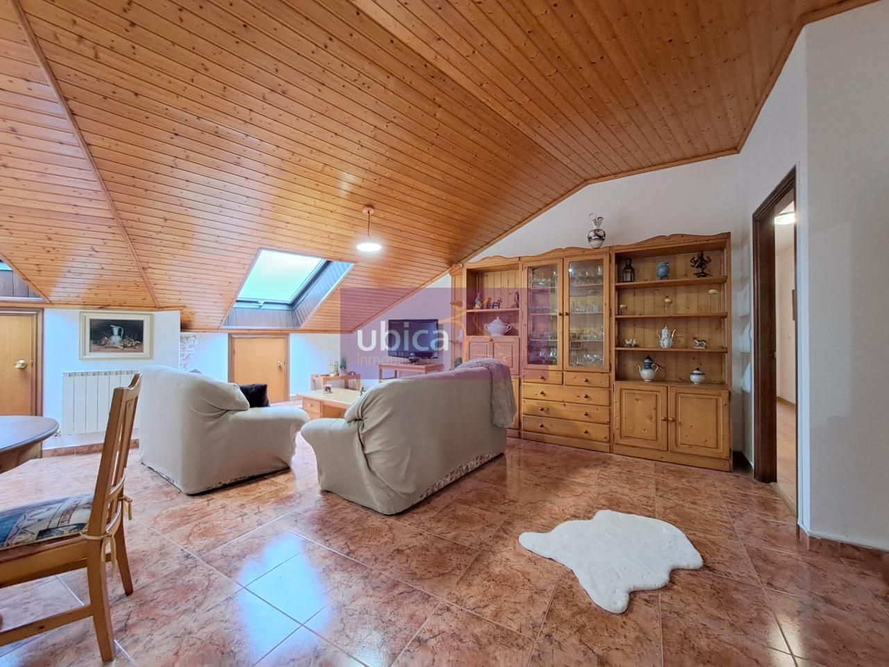 Sala d'estar de Àtic en venda en Mondariz amb Calefacció, Traster i Moblat