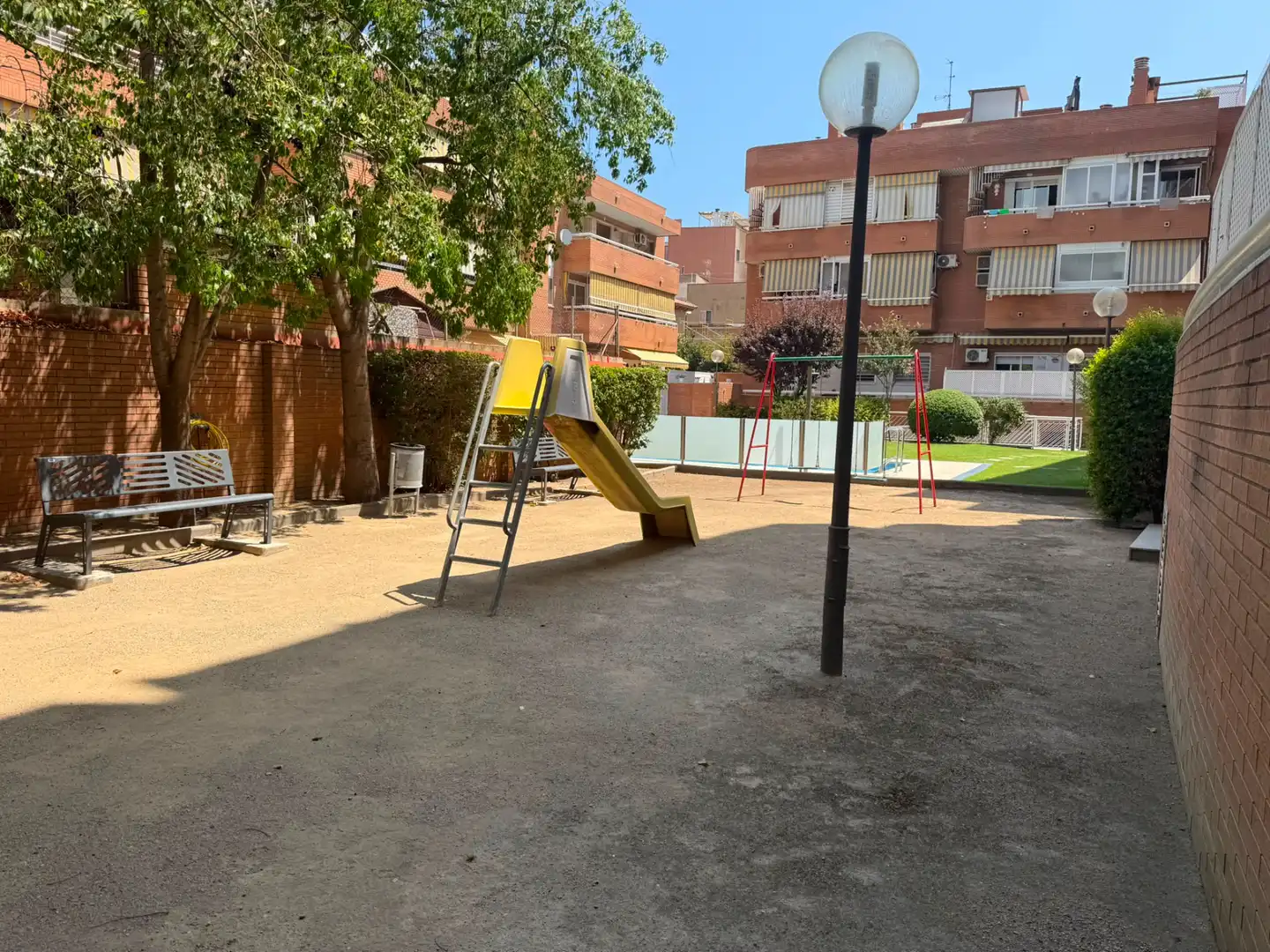 Parking de Piso en venta en Cornellà de Llobregat con Aire acondicionado, Calefacción y Parquet
