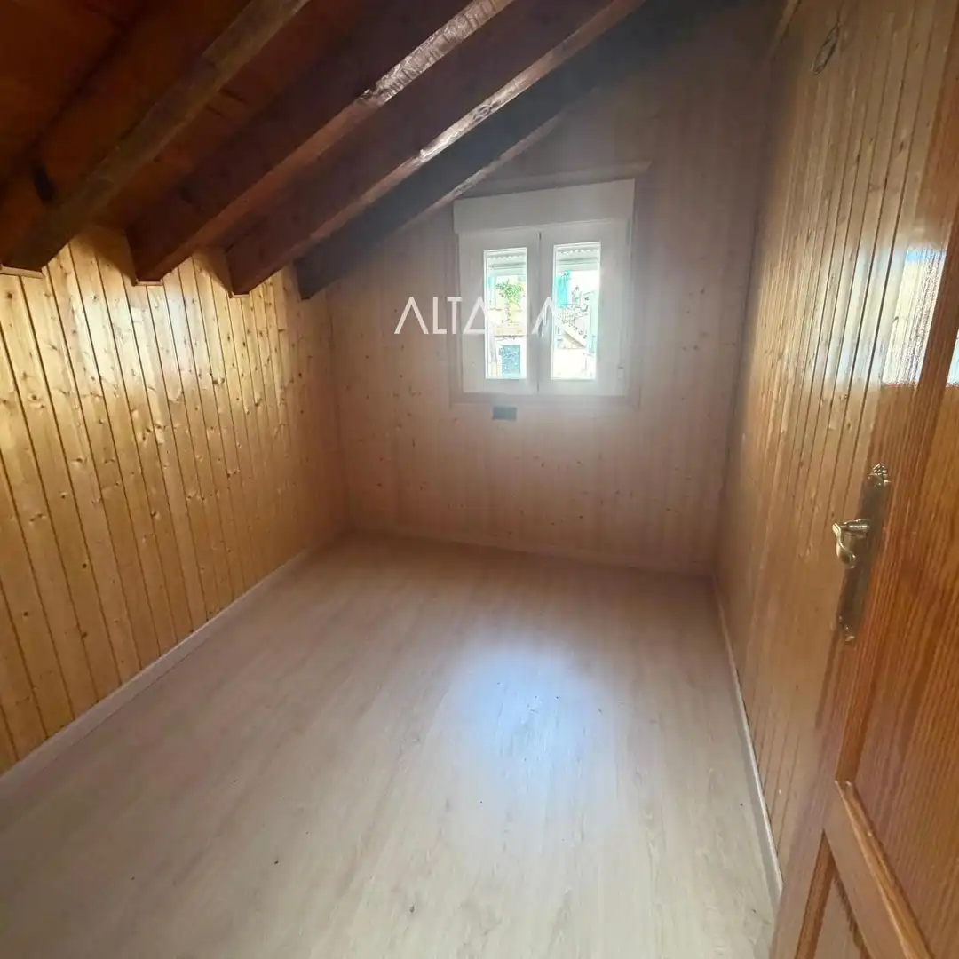 Dormitori de Casa o xalet en venda en Cuenca amb Terrassa