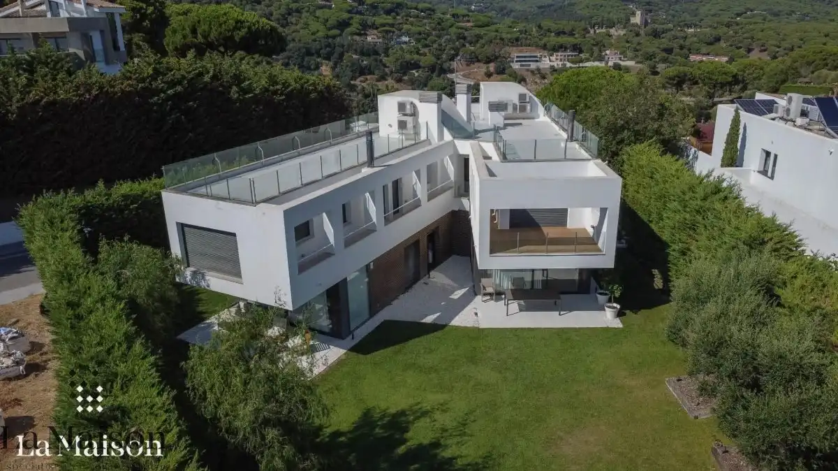 Vista exterior de Casa o xalet en venda en Sant Andreu de Llavaneres amb Aire condicionat, Calefacció i Jardí privat