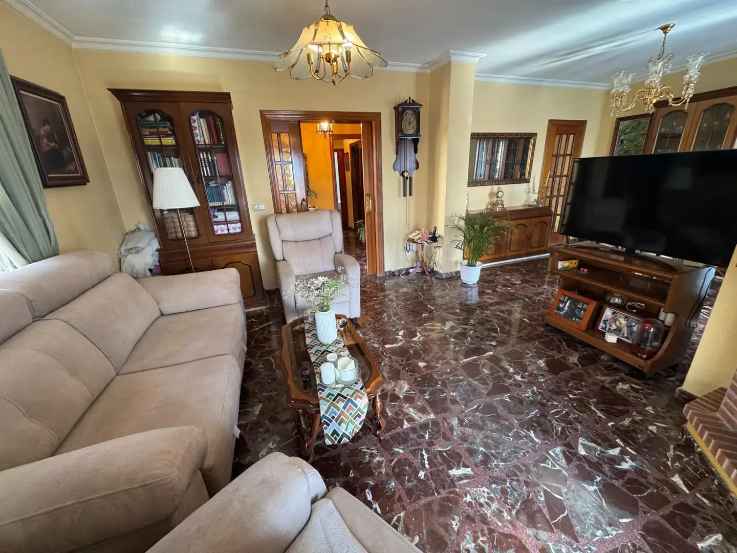 Sala d'estar de Casa o xalet en venda en Rincón de la Victoria amb Jardí privat, Terrassa i Balcó