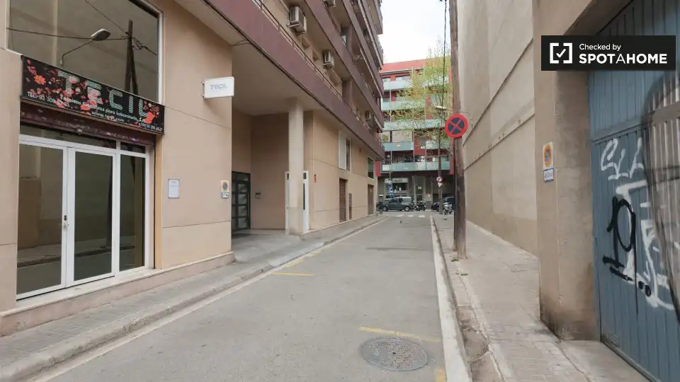 Room in El Poblenou