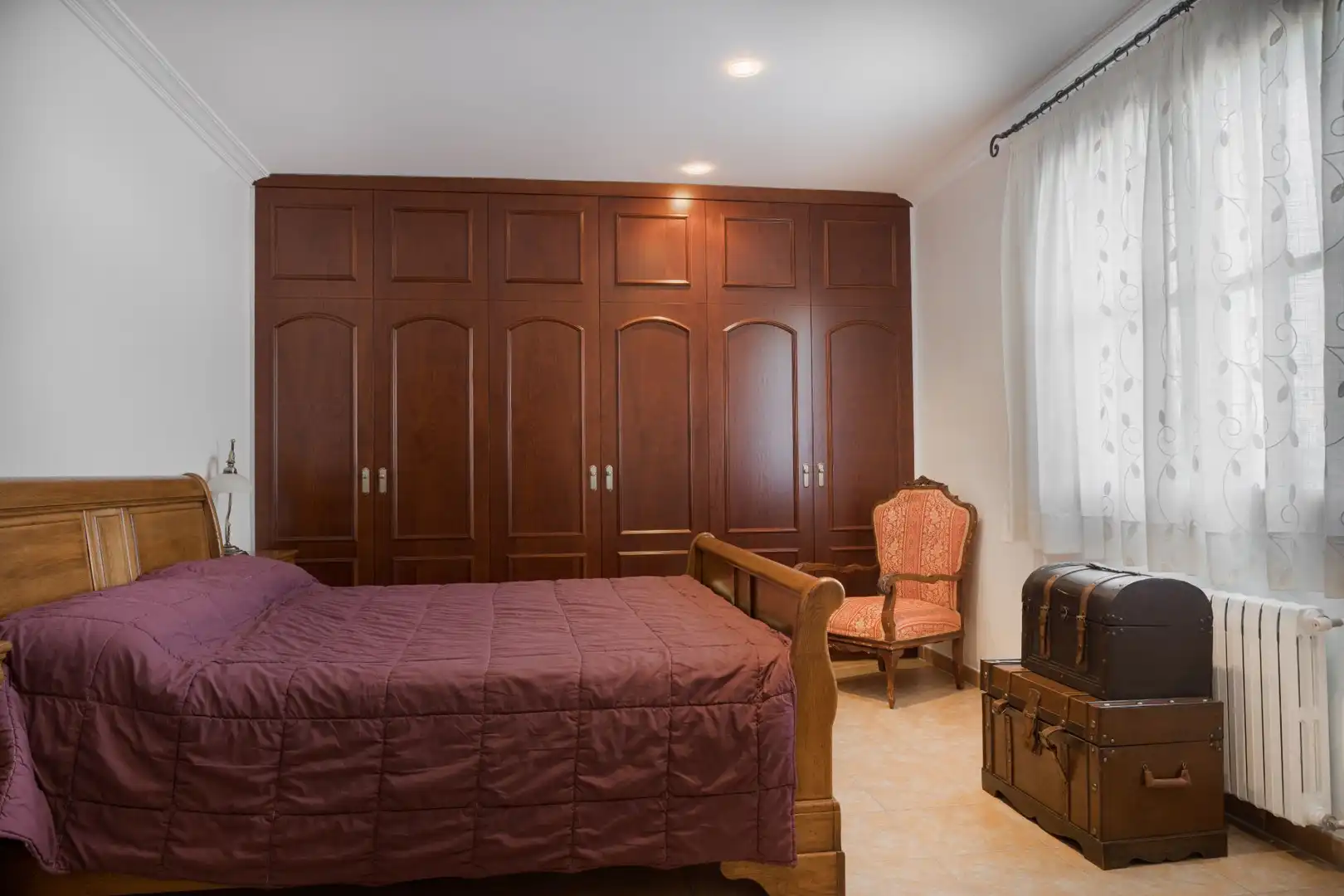 Habitación de Finca rústica en venta en La Selva del Camp con Aire acondicionado, Jardín privado y Trastero