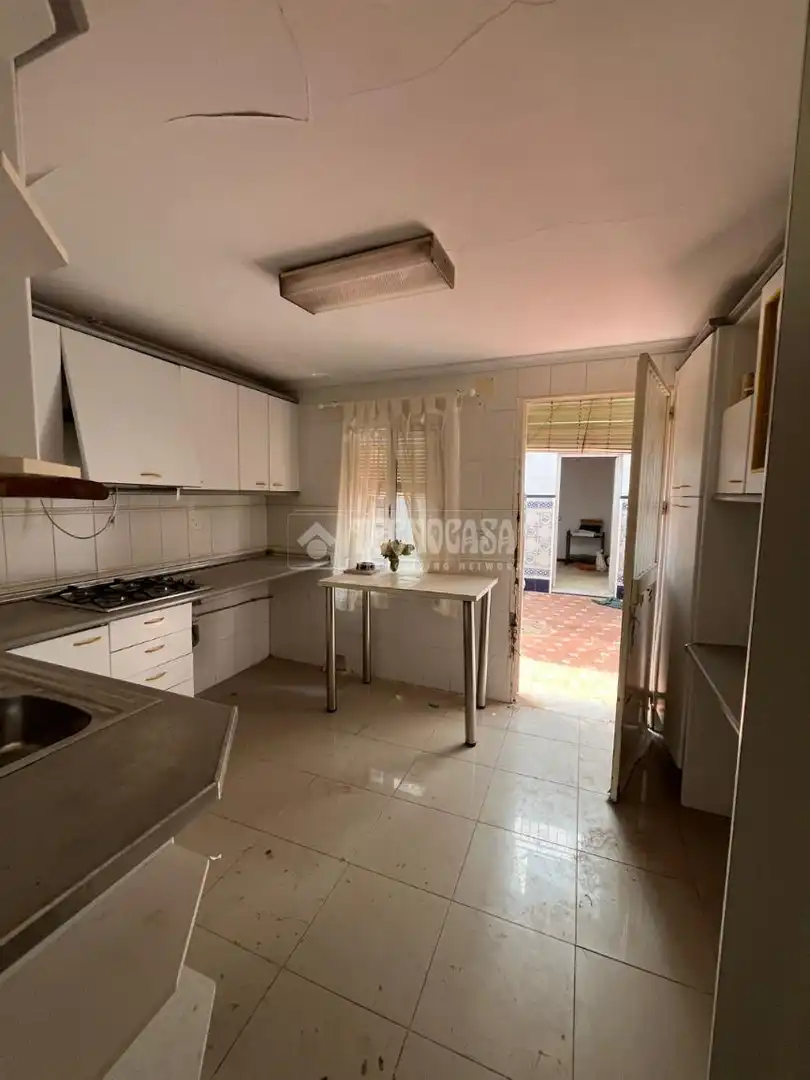 Kitchen of Houses for sale in Alcalá de Guadaira