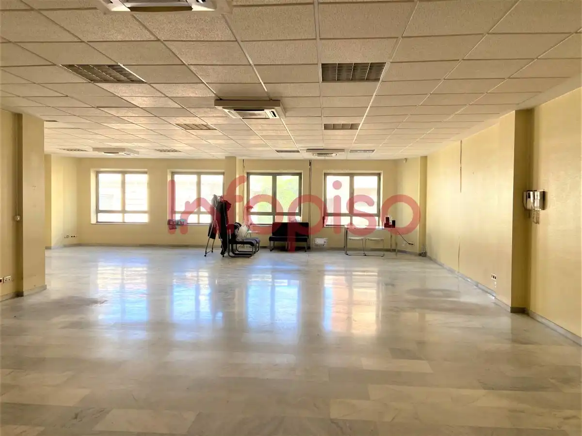 Oficina en venda en Valdepeñas amb Aire condicionat i Calefacció