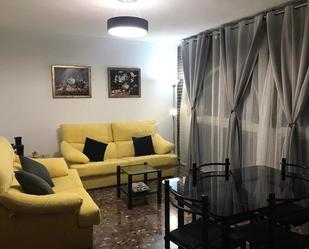 Sala d'estar de Pis de lloguer en  Granada Capital amb Aire condicionat, Moblat i Rentadora