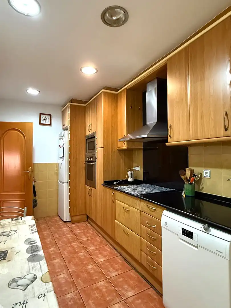 Cuina de Casa adosada en venda en Sant Boi de Llobregat amb Terrassa i Traster
