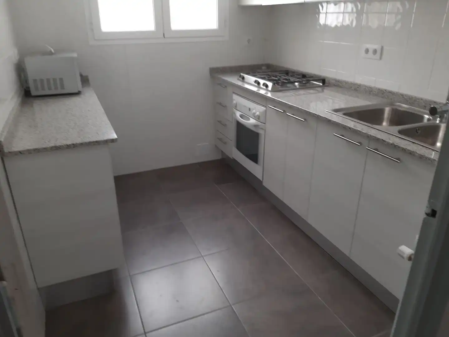 Cocina de Piso de alquiler en Lleida con Calefacción, Terraza y Amueblado