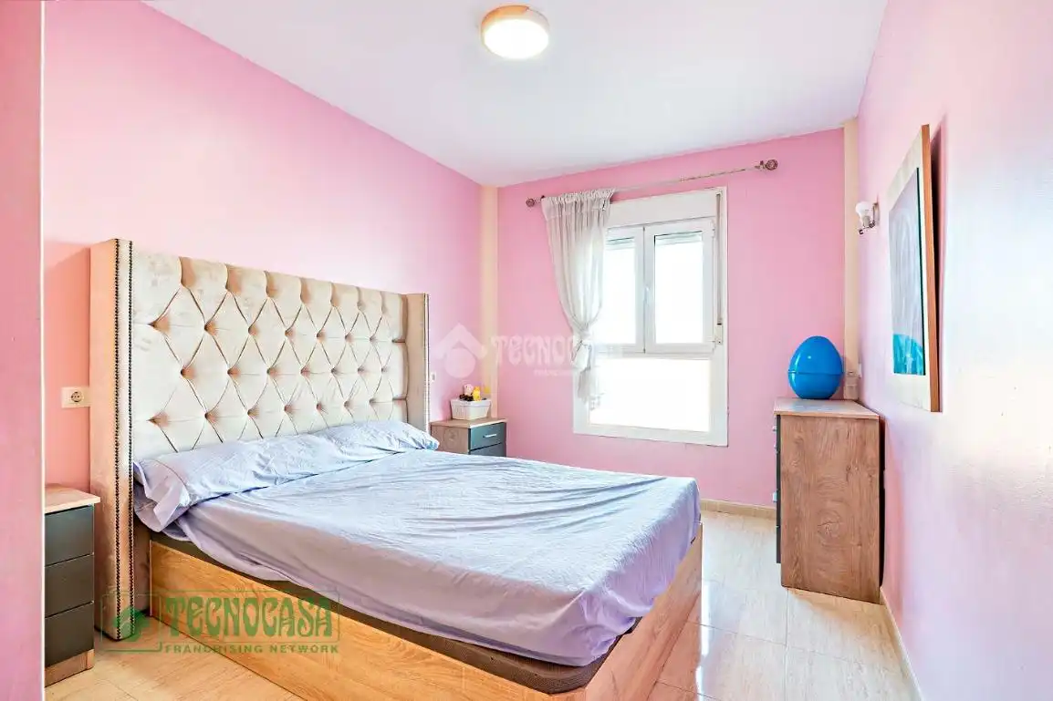 Schlafzimmer von Wohnung zum Verkauf in Vícar mit Heizung