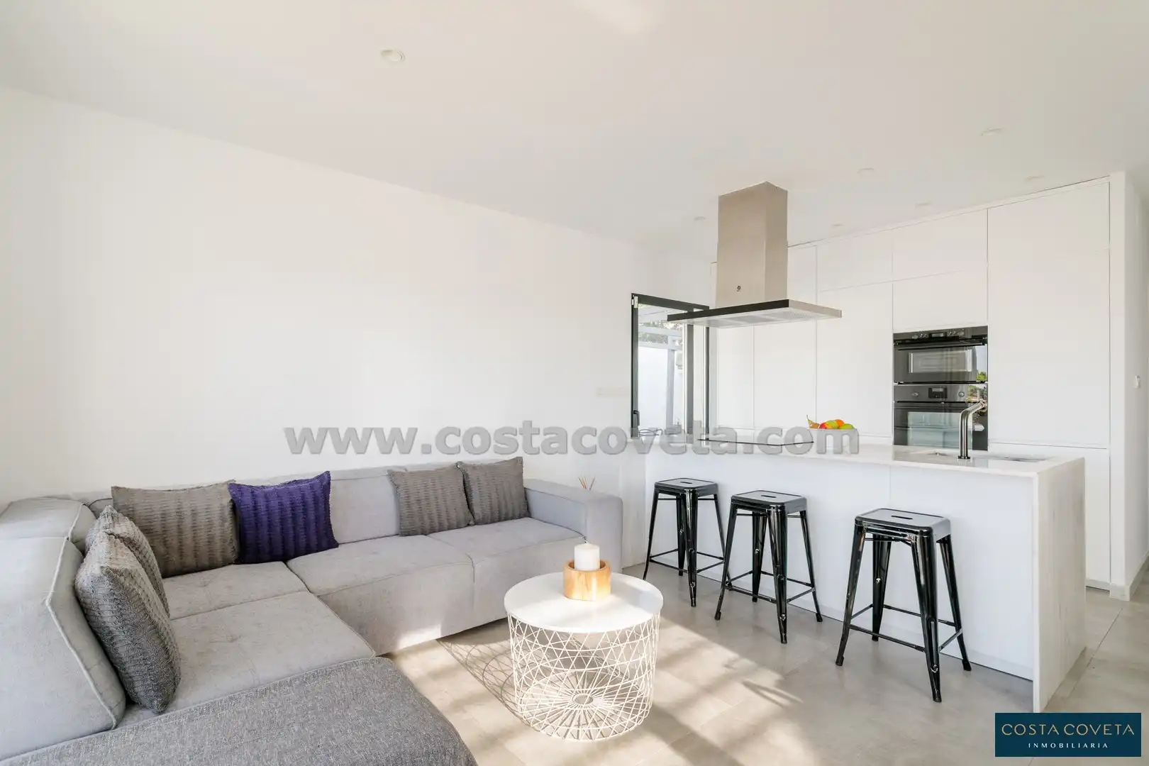 Sala d'estar de Casa o xalet en venda en El Campello amb Aire condicionat, Jardí privat i Terrassa