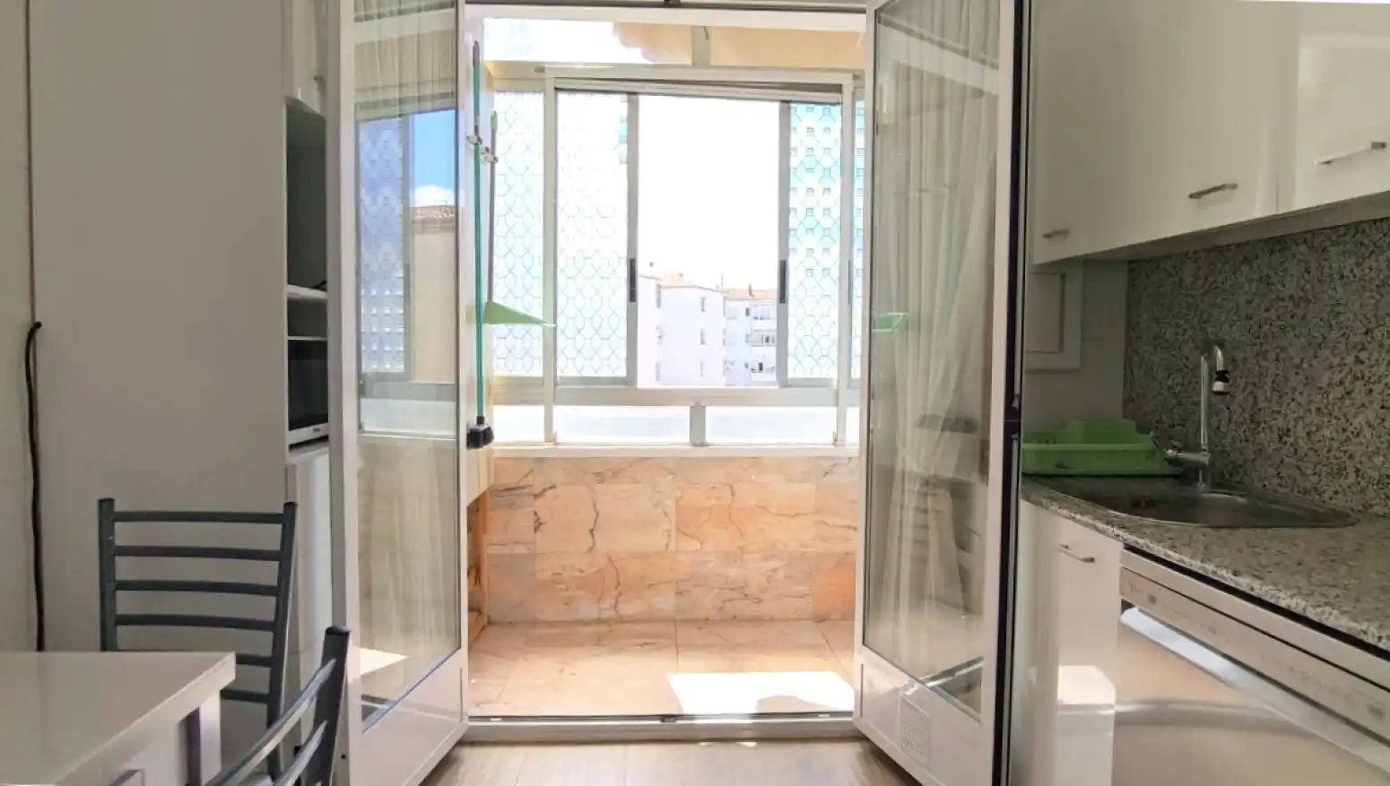 Terrasse von Wohnung zum Verkauf in  Logroño mit Klimaanlage, Heizung und Parkett