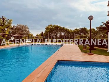 Apartamento con balcón en venta en Las Rotas / Les Rotes