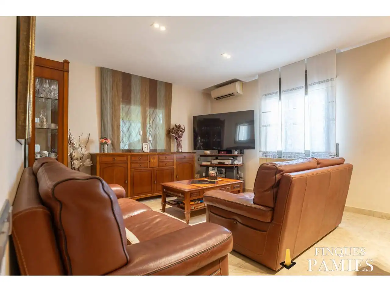 Sala de estar de Finca rústica en venta en Reus con Aire acondicionado, Calefacción y Jardín privado