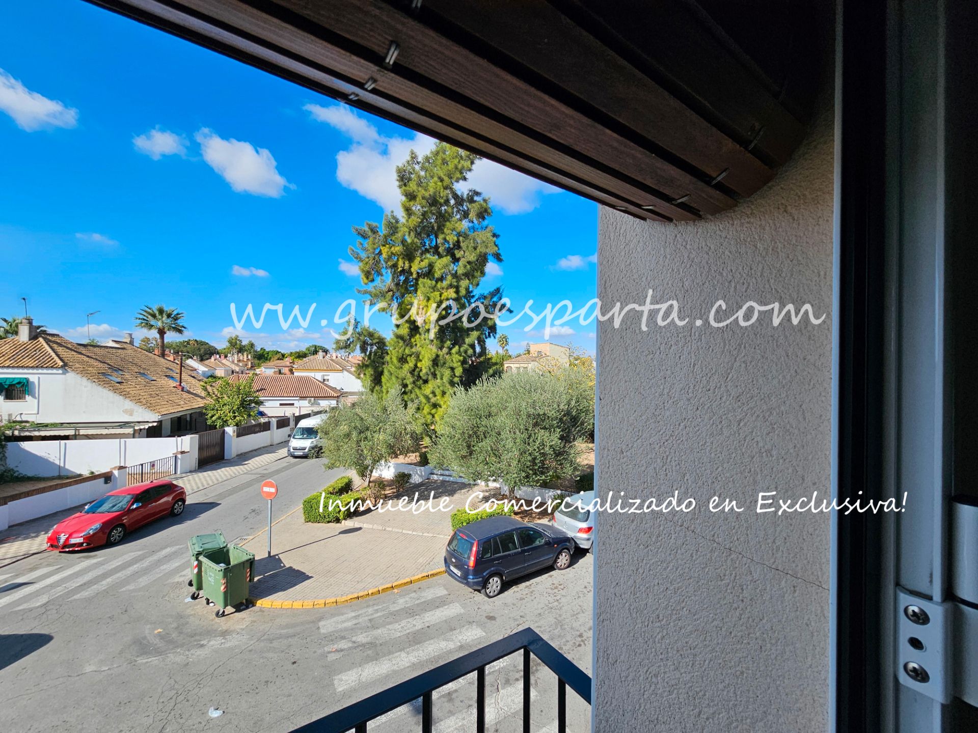 Vista exterior de Pis de lloguer en Espartinas amb Aire condicionat, Forn i Rentadora