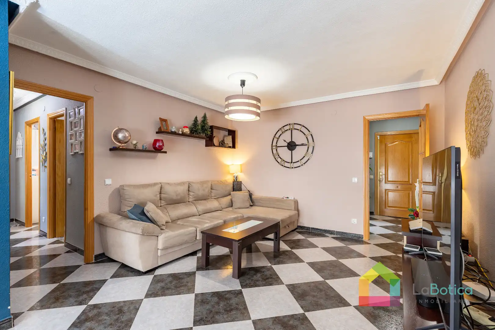 Sala de estar de Piso en venta en Olías del Rey con Aire acondicionado, Calefacción y Piscina comunitaria