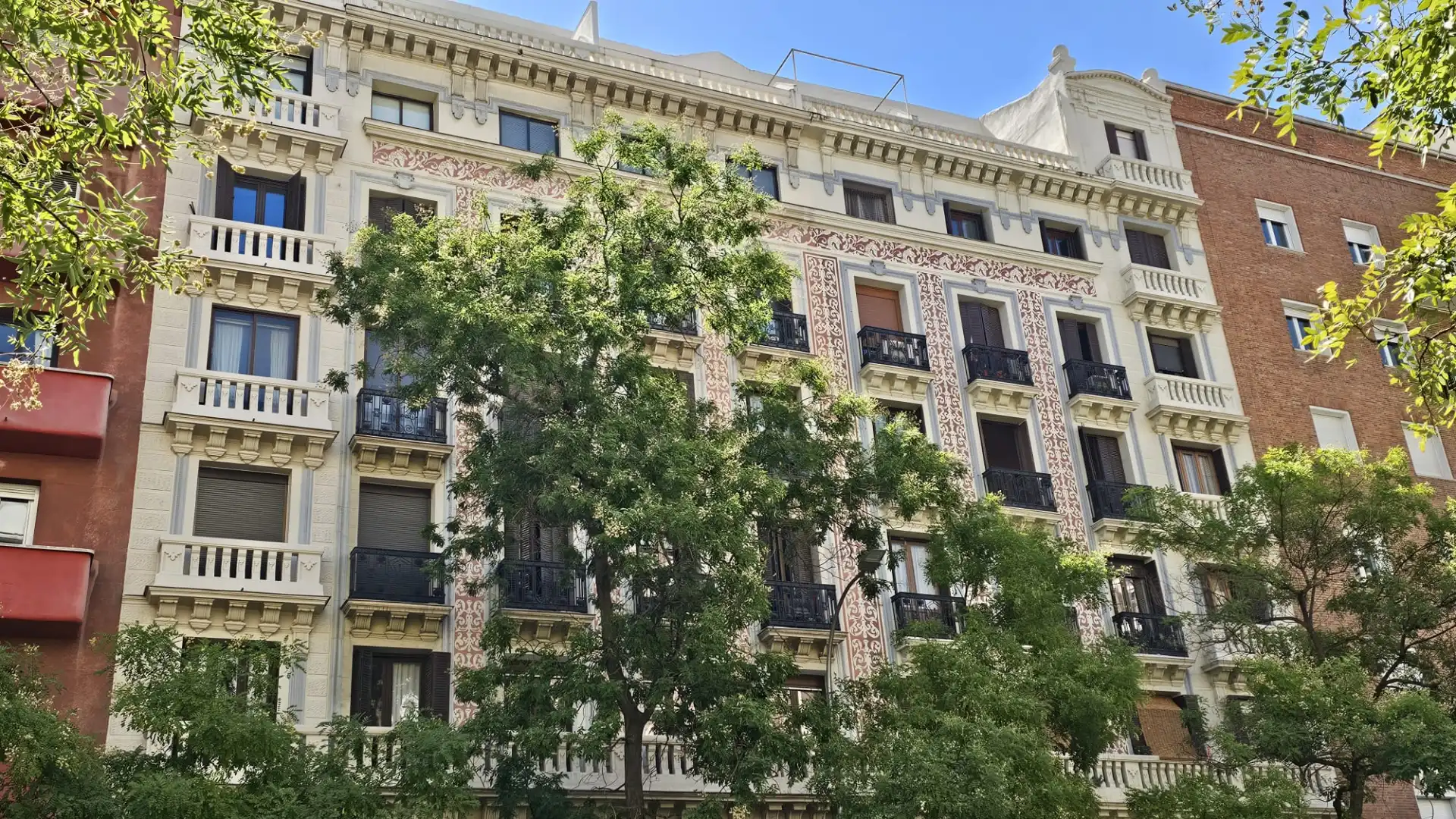 Vista exterior de Àtic en venda en Madrid amb Aire condicionat, Calefacció i Terrassa