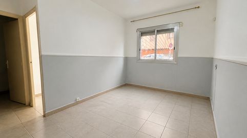 Foto 3 de Piso en venta en Carrer de la Sagrada Família, Llefià, Badalona