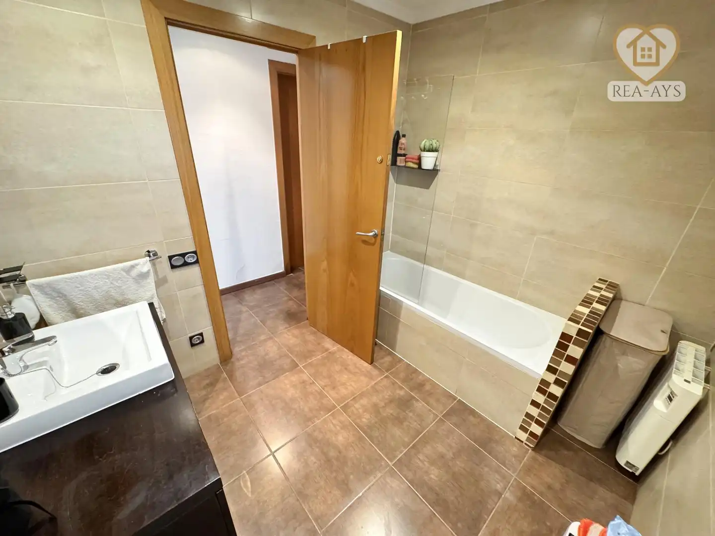 Bany de Casa o xalet en venda en Olesa de Bonesvalls amb Calefacció, Jardí privat i Parquet