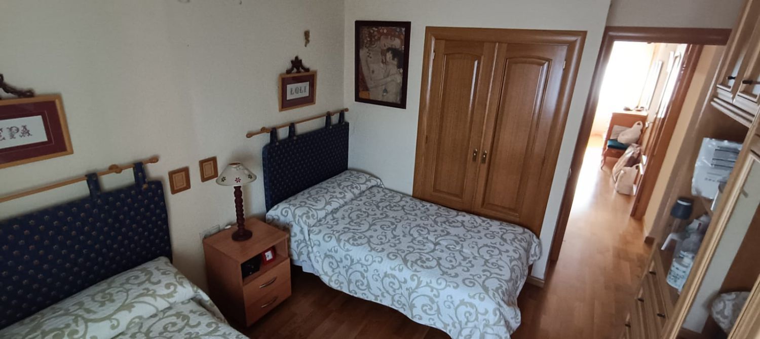 Dormitori de Pis en venda en  Albacete Capital amb Aire condicionat, Calefacció i Parquet