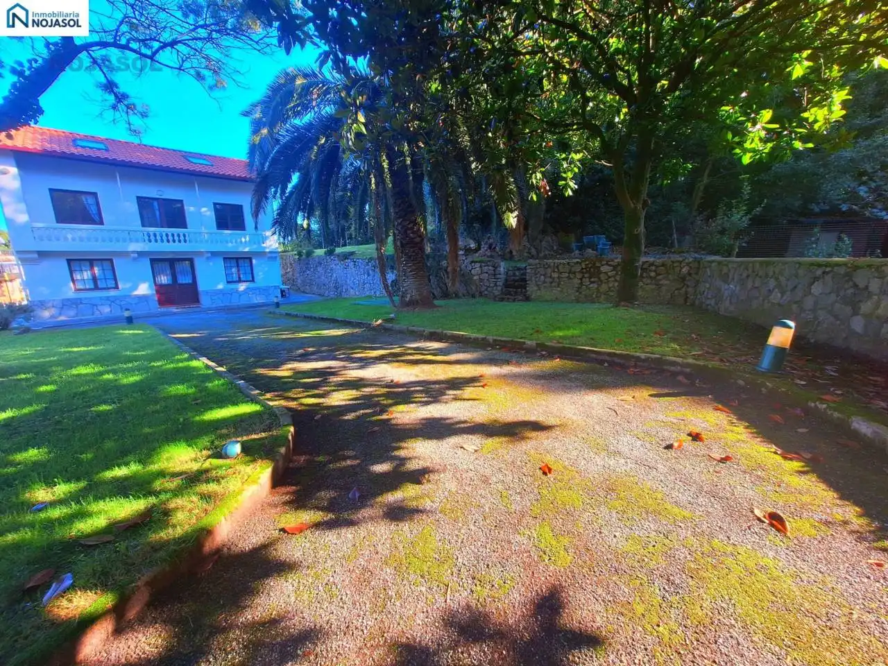 Vista exterior de Casa o chalet en venta en Arnuero con Calefacción y Jardín privado