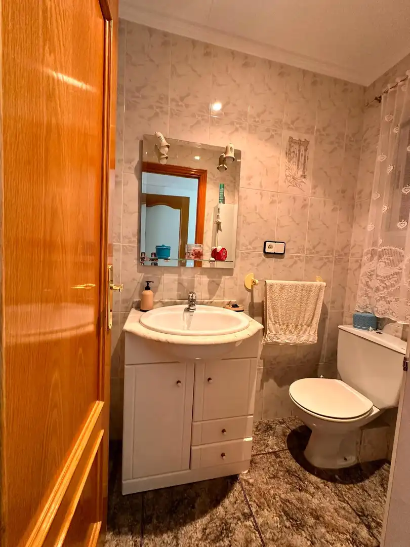 Baño de Piso en venta en Sabadell con Aire acondicionado, Calefacción y Balcón