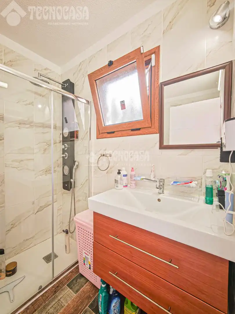 Baño de Piso en venta en Arona con Piscina comunitaria