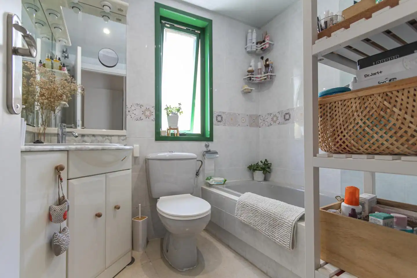 Badezimmer von Wohnung zum Verkauf in Montcada i Reixac mit Klimaanlage, Terrasse und Möbliert