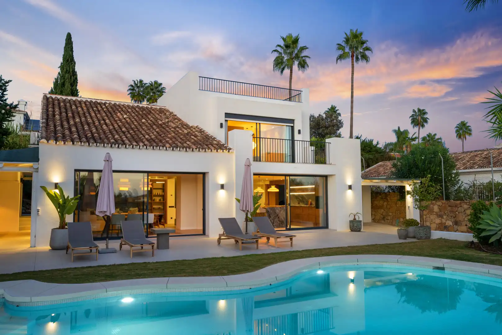 Villa mit Pool zum Verkauf in Nueva Andalucía, imagen 2